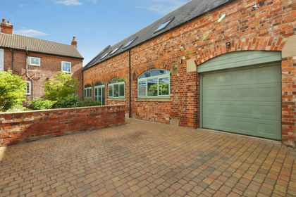 Barn Conversion for sale in Edenthorpe