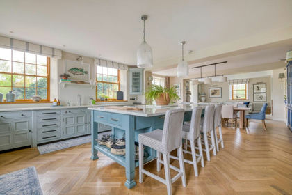10 acres of Farmhouse for sale in Butleigh