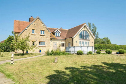 1.4 acres of House with Land for sale in Marnhull