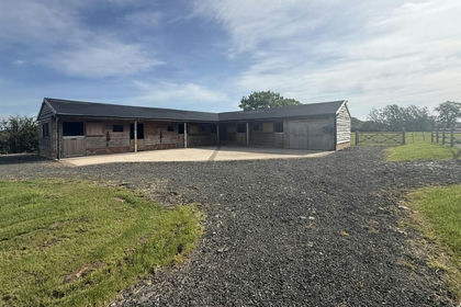 6.5 acres of Equestrian property for sale in Farndon