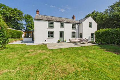 5.7 acres of Smallholding for sale in Chacewater