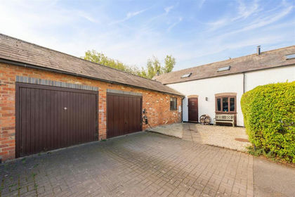Barn Conversion for sale in Long Itchington