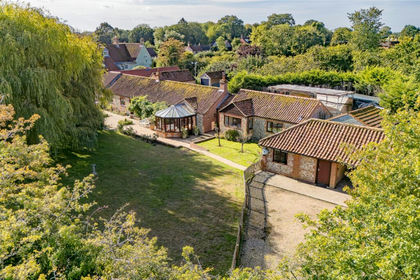 Barn Conversion for sale in Harpley