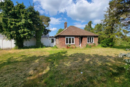 1.7 acres of House with Land for sale in Copdock and Washbrook