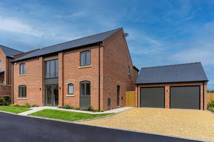 Land for sale in Millington and Rostherne