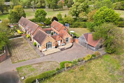 Barn Conversion for sale in Chadshunt