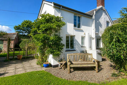 Cottage for sale in Whitstone