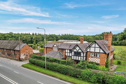 2.9 acres of Development Land for sale in Tabley Inferior