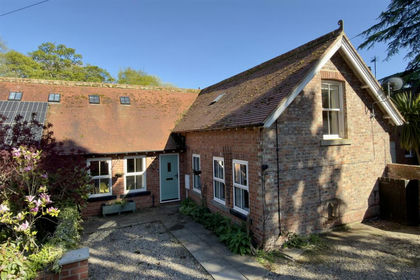 Cottage for sale in Over Dinsdale
