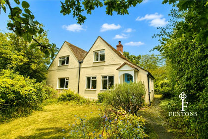 1 acre of House with Land for sale in Frinton and Walton