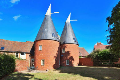 Barn Conversion for sale in Ocle Pychard