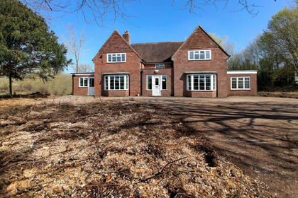 4 acres of House with Land for sale in Gillingham