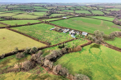 7.5 acres of Farmhouse for sale in Linkinhorne