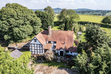 5 acres of Country Home for sale in Rock