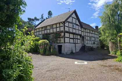 1.3 acres of House with Land for sale in Richards Castle (Hereford)