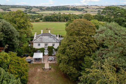 8 acres of Country Estate for sale in Linton (Penyard Ward)