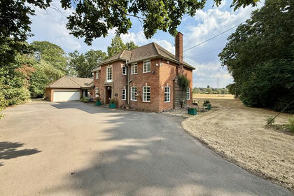 10.4 acres of House with Land for sale in Berkswell
