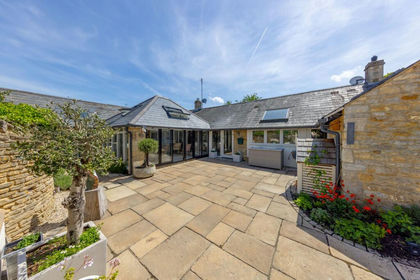 Barn Conversion for sale in Kingham
