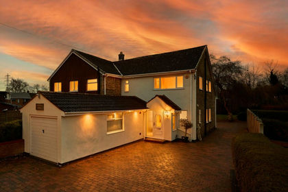 1.3 acres of House with Land for sale in Upton and North Elmsall