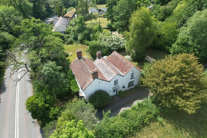 1.2 acres of House with Land for sale in Gorsley and Kilcot