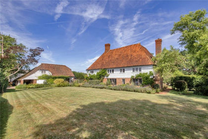4.5 acres of Farmhouse for sale in Smarden