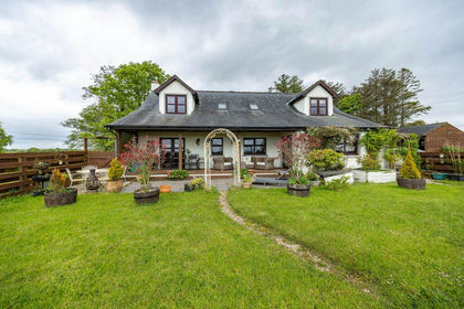1 acre of House with Land for sale in Dumfriesshire, Clydesdale and Tweeddale