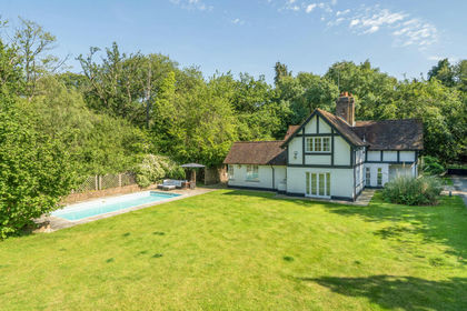 1.8 acres of House with Land for sale in Farnham Royal