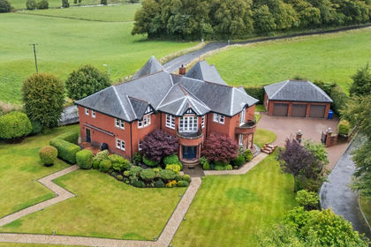 1 acre of House with Land for sale in Inverclyde and Renfrewshire West