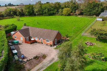 6.5 acres of Land for sale in Dodford with Grafton