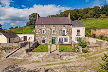 12 acres of House with Land for sale in Tremeirchion