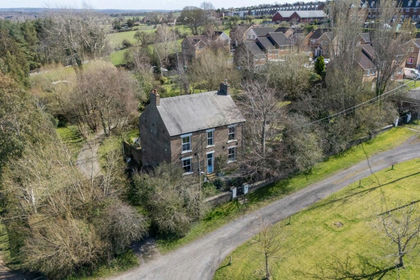 1 acre of House with Land for sale in Brandon and Byshottles