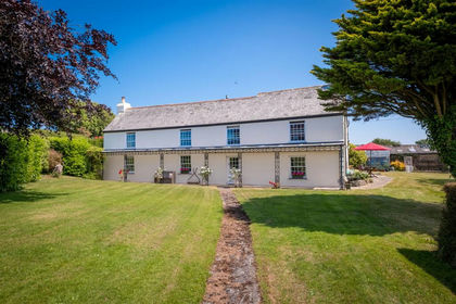 13 acres of Farmhouse for sale in Looe