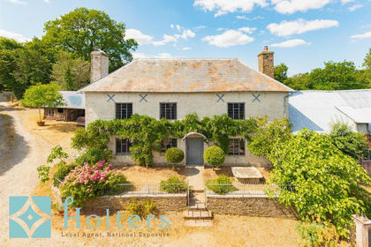 6 acres of House with Land for sale in Gladestry