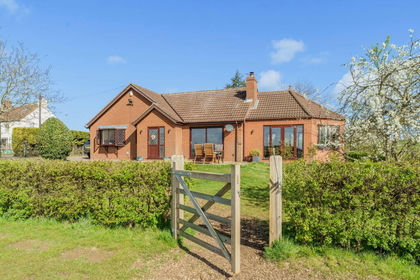 4 acres of House with Land for sale in Goole Fields