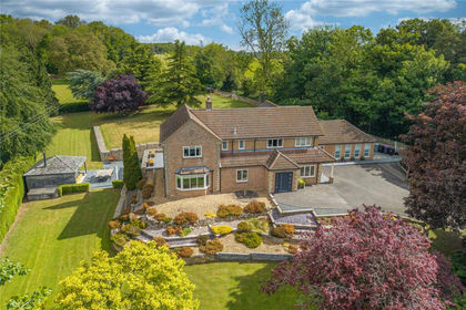 1 acre of House with Land for sale in Witham on the Hill