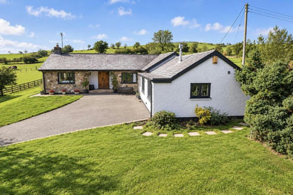 5 acres of Equestrian property for sale in Betws yn Rhos