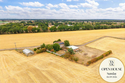 1 acre of House with Land for sale in Coningsby