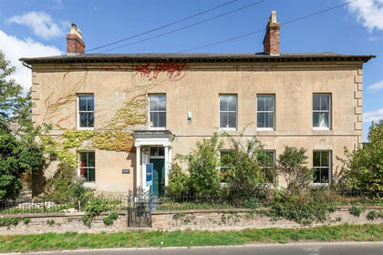 6 acres of House with Land for sale in Badgeworth
