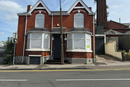 Gated property for sale in Smethwick