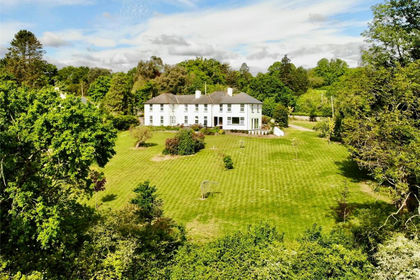 1.6 acres of Country Home for sale in Chudleigh
