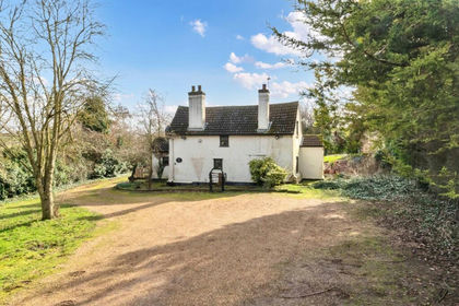 3.3 acres of Smallholding for sale in Therfield