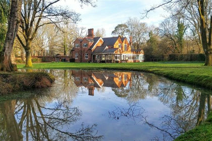 1.7 acres of House with Land for sale in Baughurst
