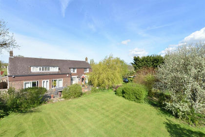4.4 acres of House with Land for sale in Chiddingly