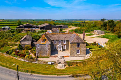 8.3 acres of Farmhouse for sale in Gerrans
