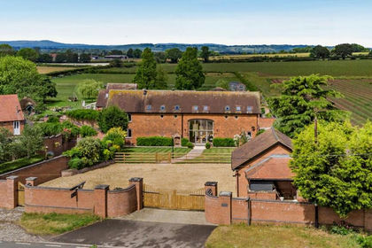 Barn Conversion for sale in Chaddesley Corbett