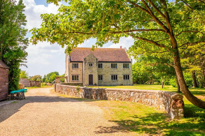 7.5 acres of Agricultural Land for sale in Shorwell