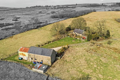 15.2 acres of Farmhouse for sale in Warslow and Elkstones