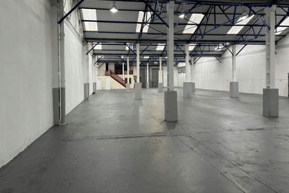 Warehouse for sale in Enfield North