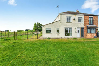 1.5 acres of House with Land for sale in Outwell