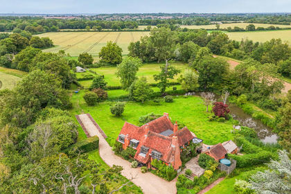 3.3 acres of House with Land for sale in Swallowfield